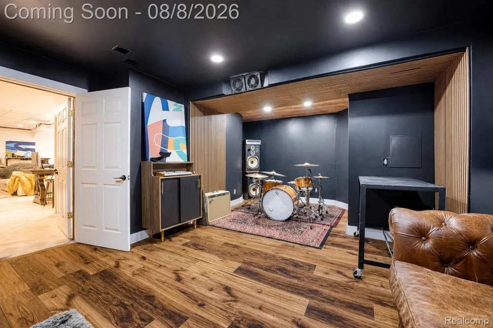 2425 Darren Drive Washington Township, MI 48094