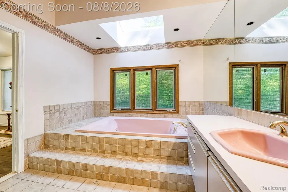 2425 Darren Drive Washington Township, MI 48094