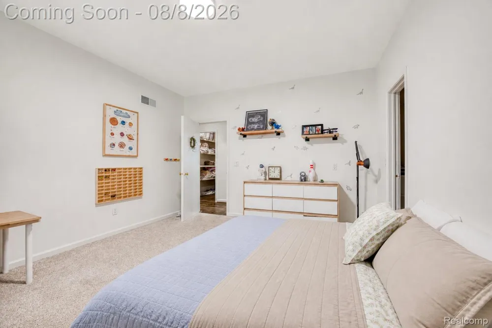2425 Darren Drive Washington Township, MI 48094