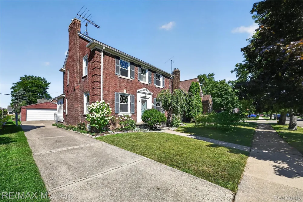 2212 22nd Street Wyandotte City, MI 48192
