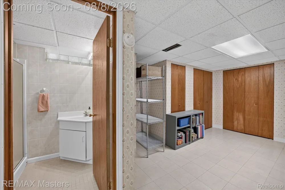 2212 22nd Street Wyandotte City, MI 48192