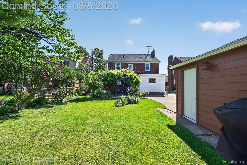2212 22nd Street Wyandotte City, MI 48192