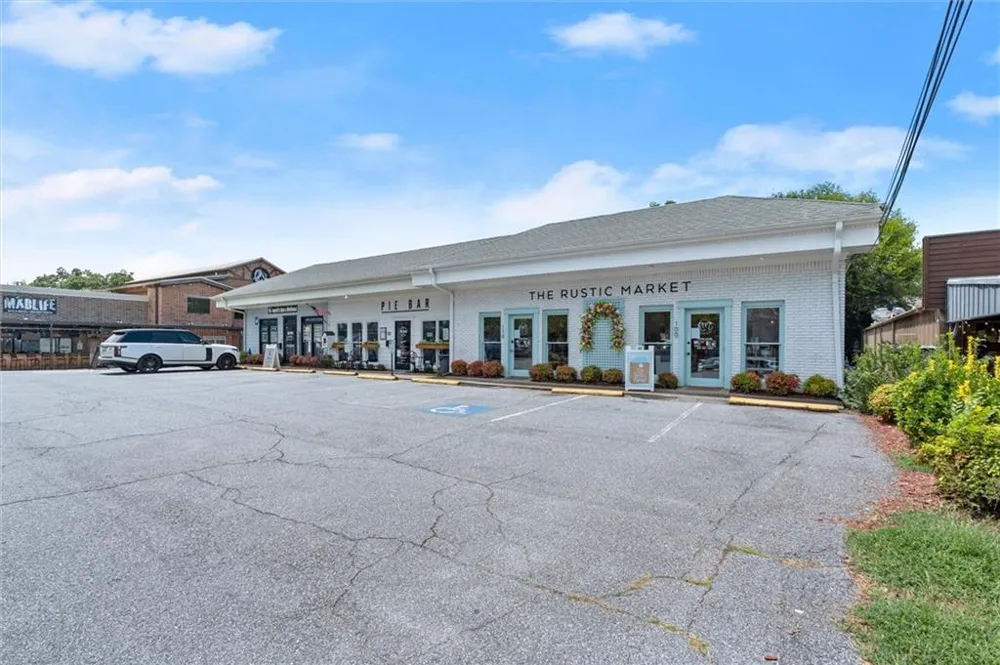 138 Inwood Walk Woodstock, GA 30188