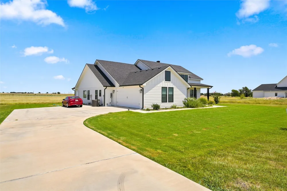 803 Willow Moon Ranch Road Crawford, TX 76638