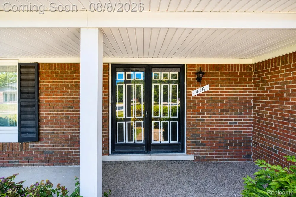 416 Lawson Court Troy City, MI 48084