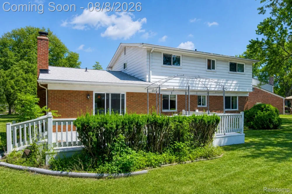 416 Lawson Court Troy City, MI 48084