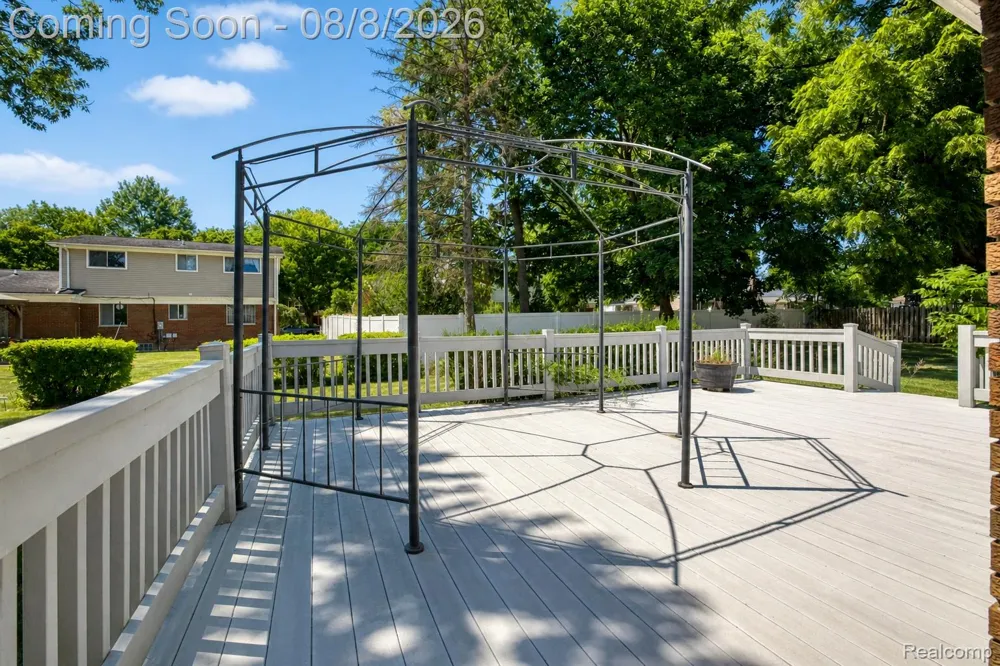 416 Lawson Court Troy City, MI 48084
