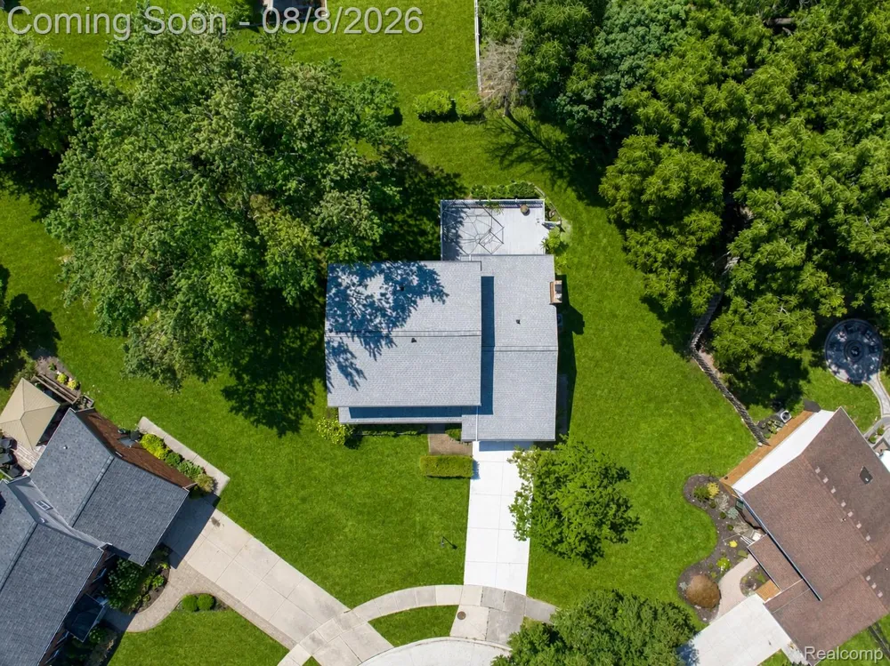 416 Lawson Court Troy City, MI 48084