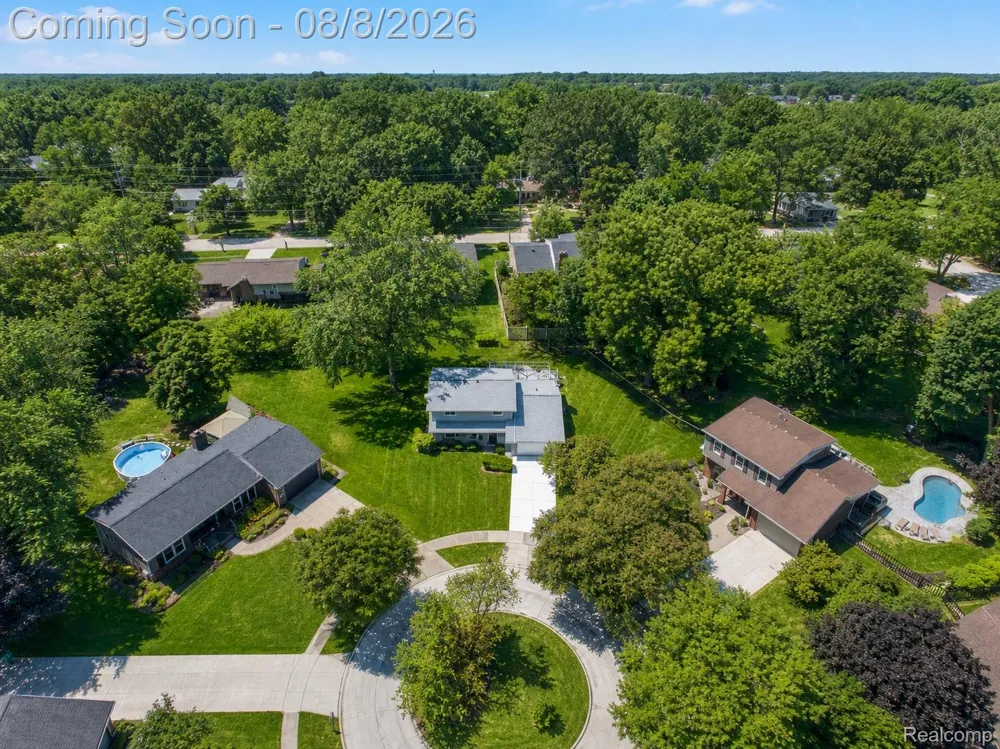 416 Lawson Court Troy City, MI 48084