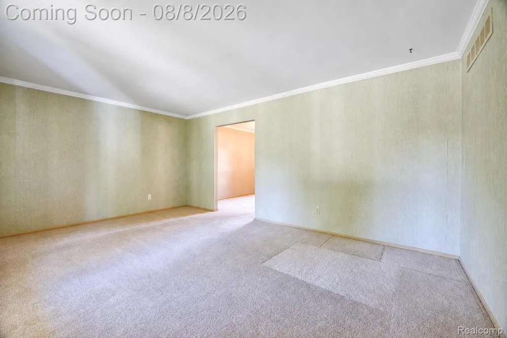416 Lawson Court Troy City, MI 48084