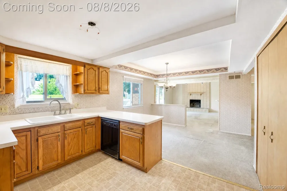 416 Lawson Court Troy City, MI 48084