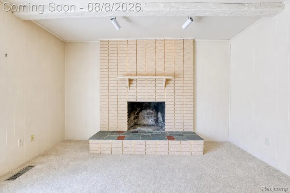 416 Lawson Court Troy City, MI 48084