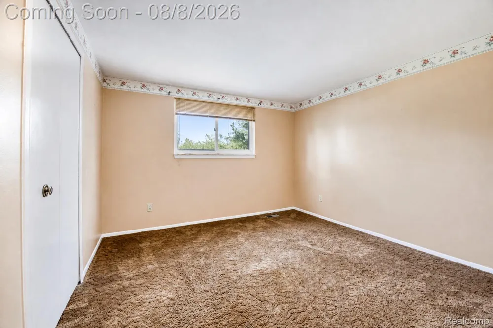416 Lawson Court Troy City, MI 48084