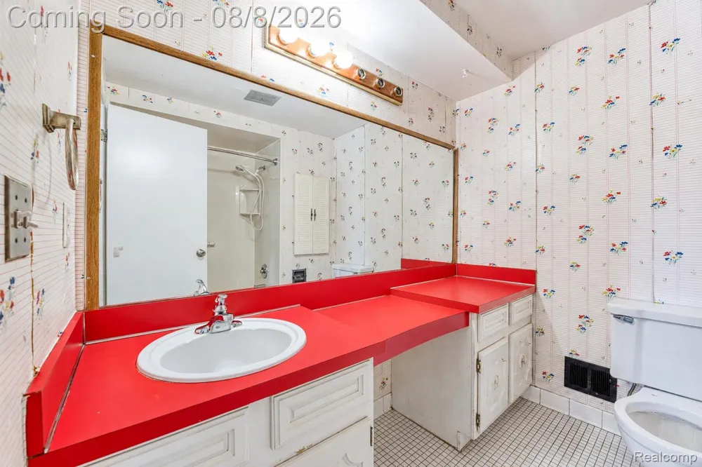 416 Lawson Court Troy City, MI 48084