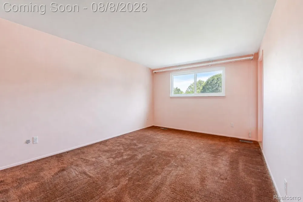 416 Lawson Court Troy City, MI 48084