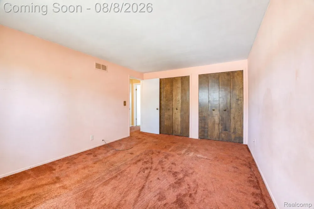 416 Lawson Court Troy City, MI 48084