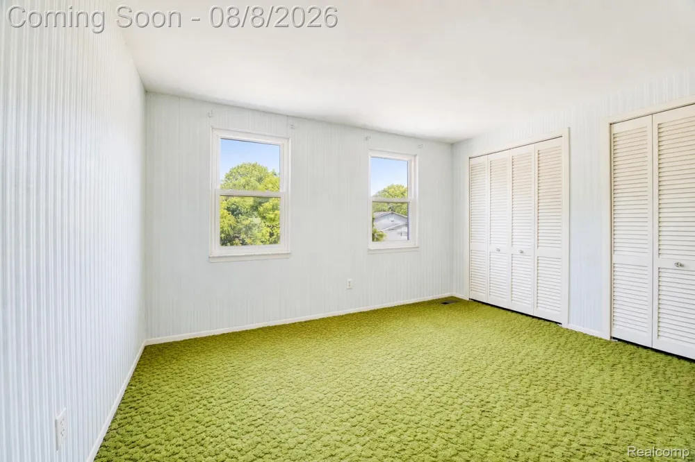 416 Lawson Court Troy City, MI 48084
