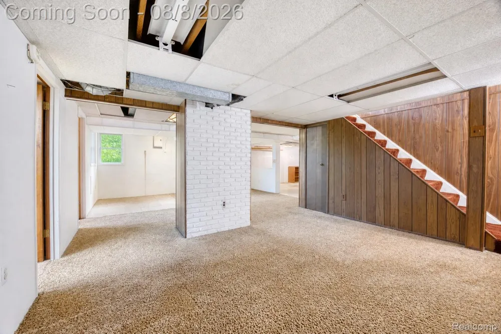 416 Lawson Court Troy City, MI 48084