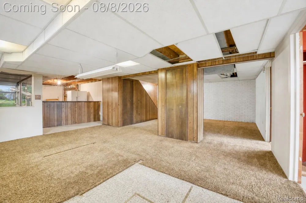 416 Lawson Court Troy City, MI 48084