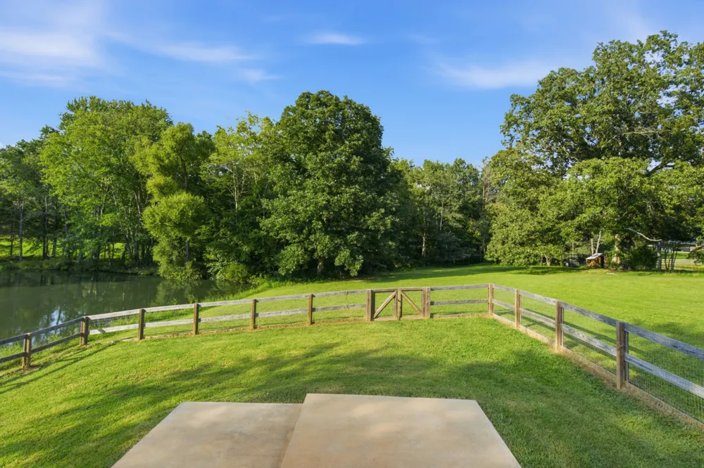 1403 Southside Rd Southside, TN 37171