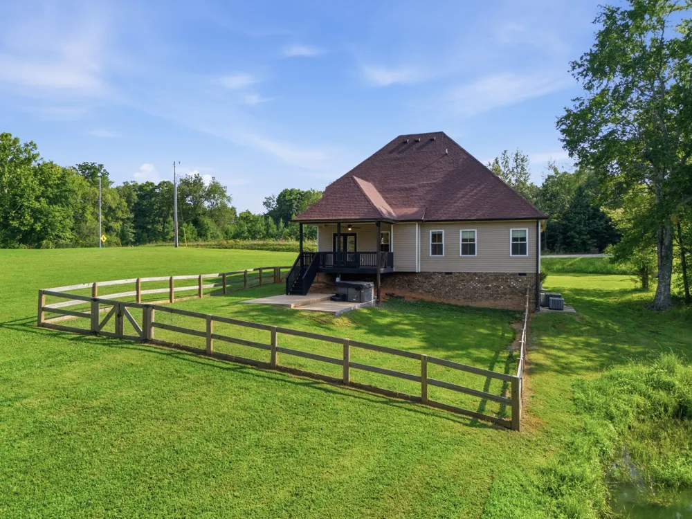 1403 Southside Rd Southside, TN 37171