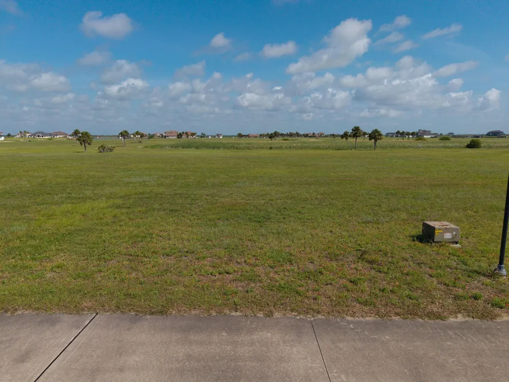 425 Vineyard Bay Port O Connor, TX 77982
