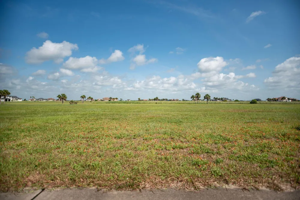 425 Vineyard Bay Port O Connor, TX 77982