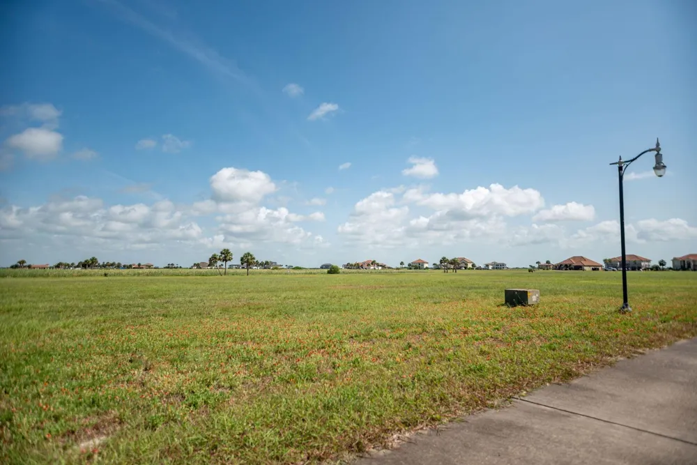 425 Vineyard Bay Port O Connor, TX 77982