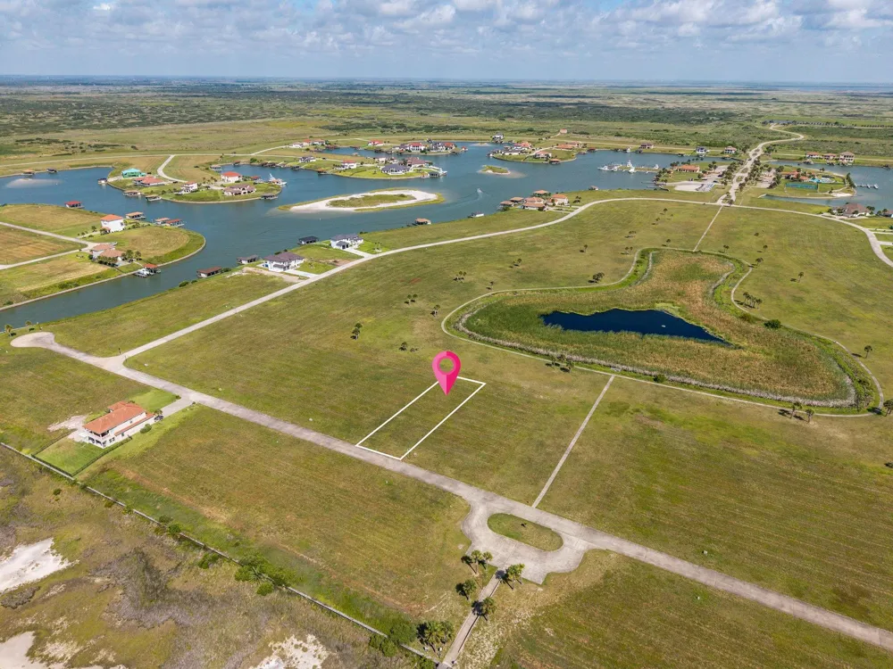425 Vineyard Bay Port O Connor, TX 77982