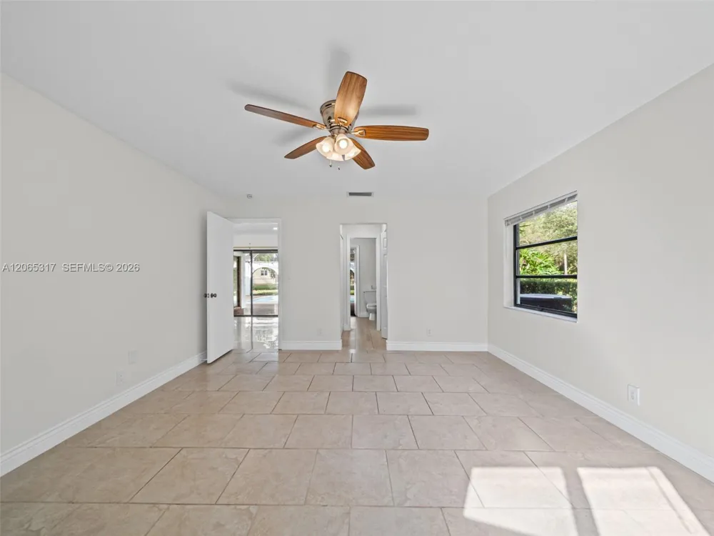 10251 NW 39th Ct Coral Springs, FL 33065
