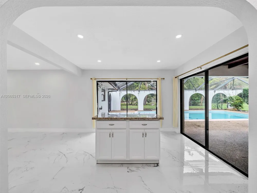 10251 NW 39th Ct Coral Springs, FL 33065