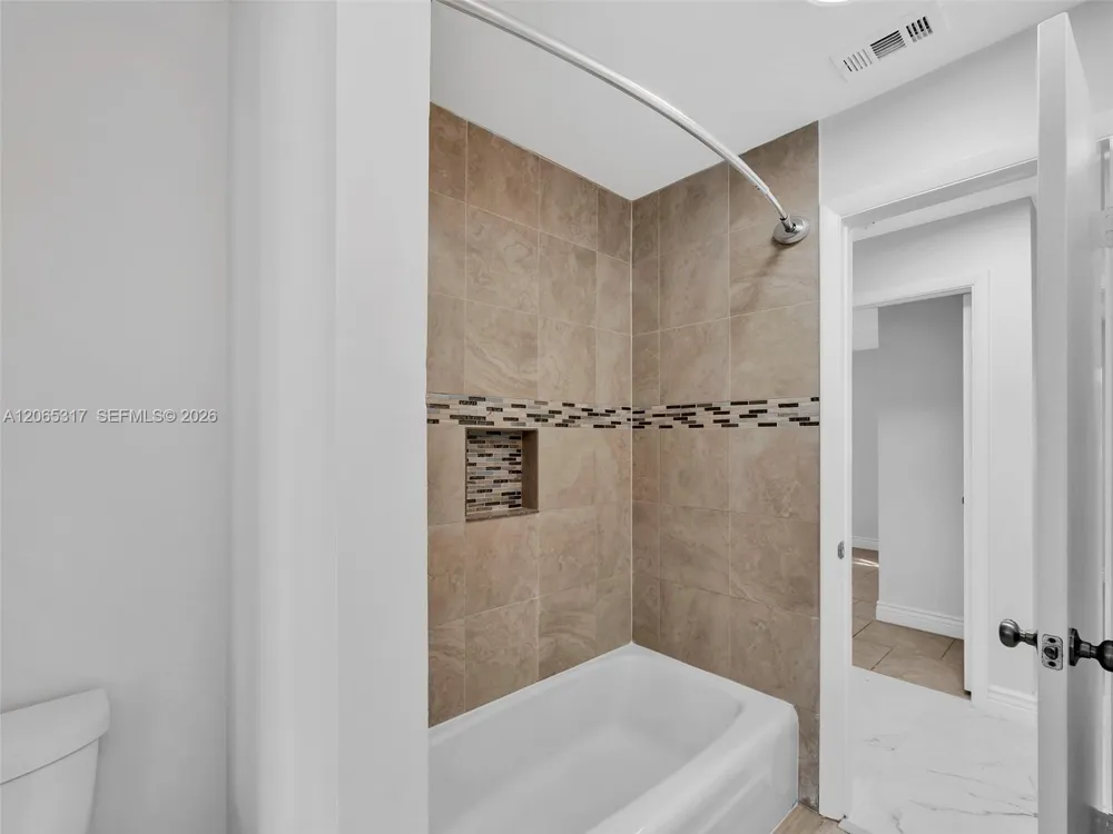 10251 NW 39th Ct Coral Springs, FL 33065