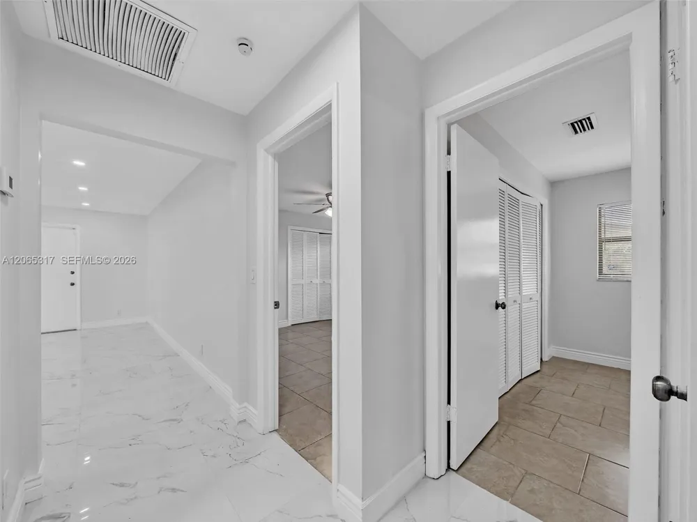 10251 NW 39th Ct Coral Springs, FL 33065