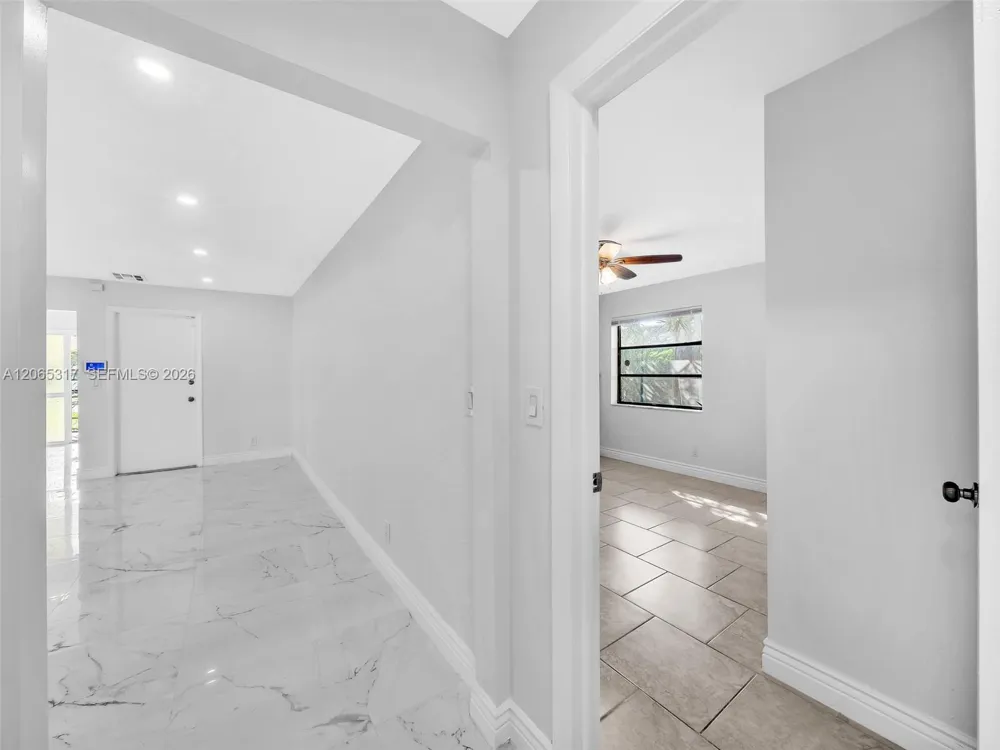 10251 NW 39th Ct Coral Springs, FL 33065