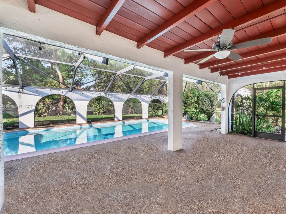 10251 NW 39th Ct Coral Springs, FL 33065