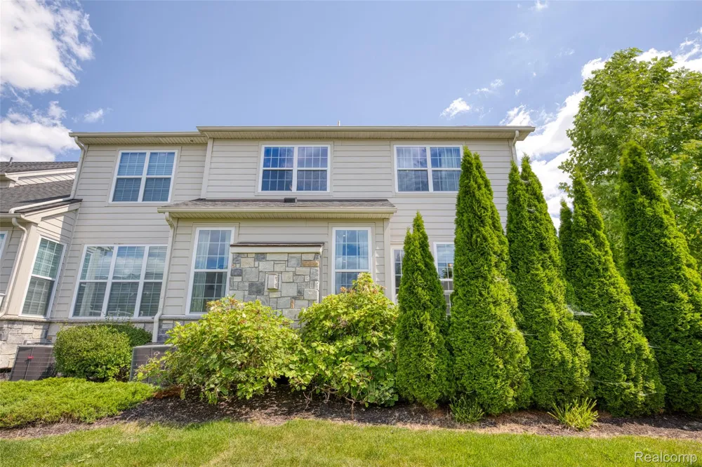 42829 Cardinal Way Novi City, MI 48375