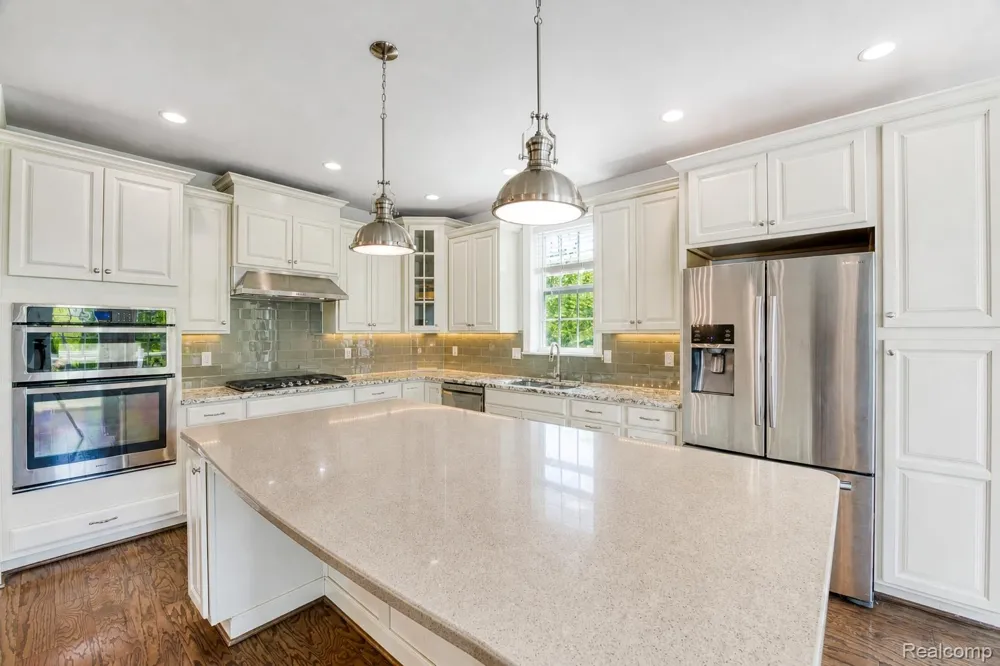 42829 Cardinal Way Novi City, MI 48375