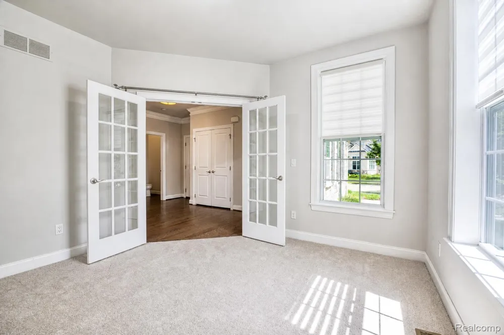 42829 Cardinal Way Novi City, MI 48375