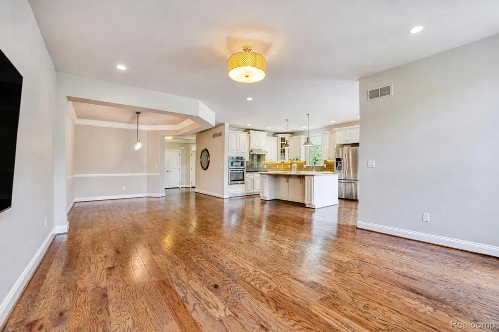 42829 Cardinal Way Novi City, MI 48375