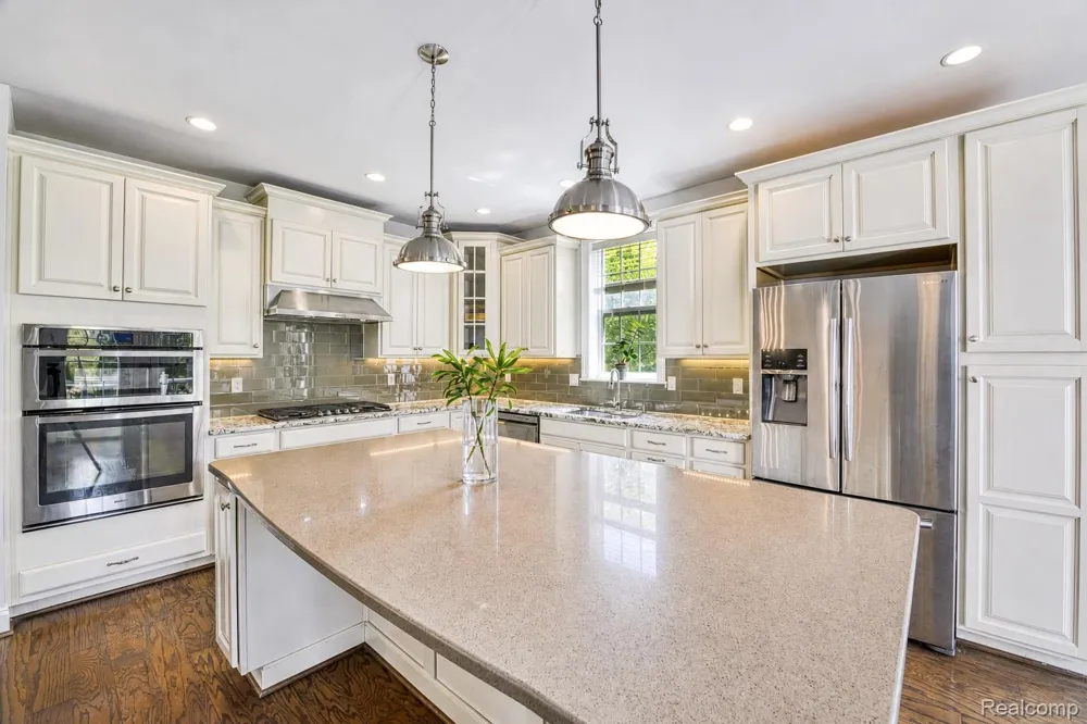 42829 Cardinal Way Novi City, MI 48375