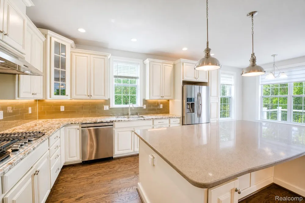 42829 Cardinal Way Novi City, MI 48375