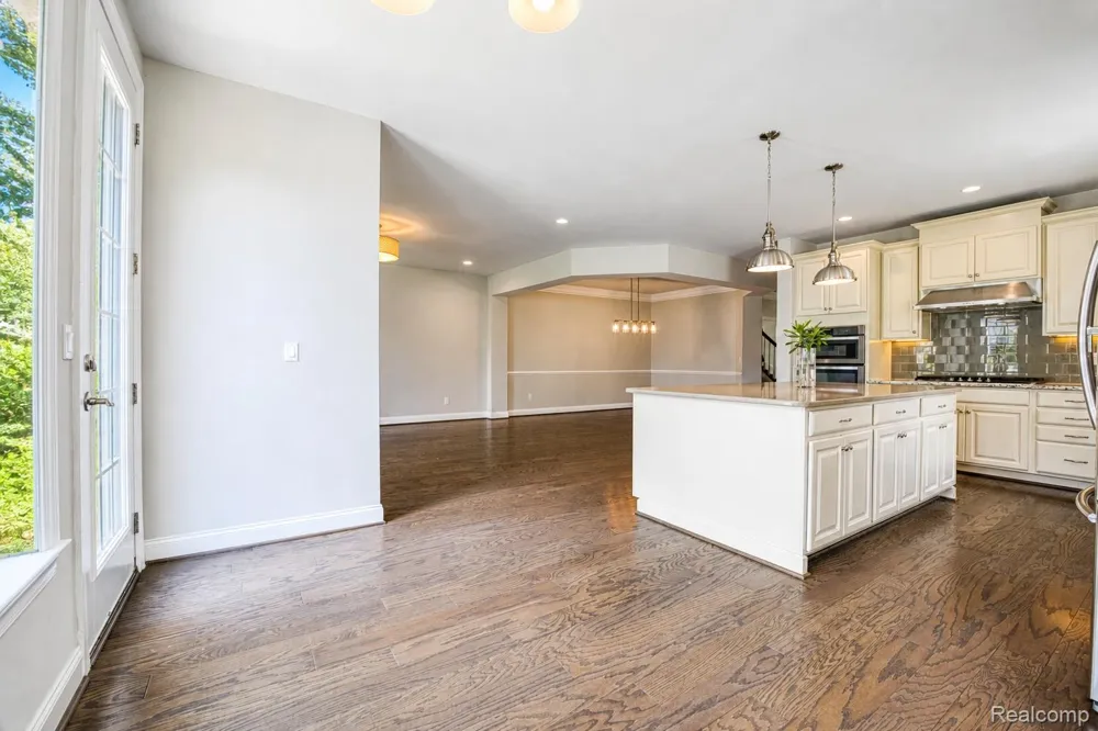 42829 Cardinal Way Novi City, MI 48375