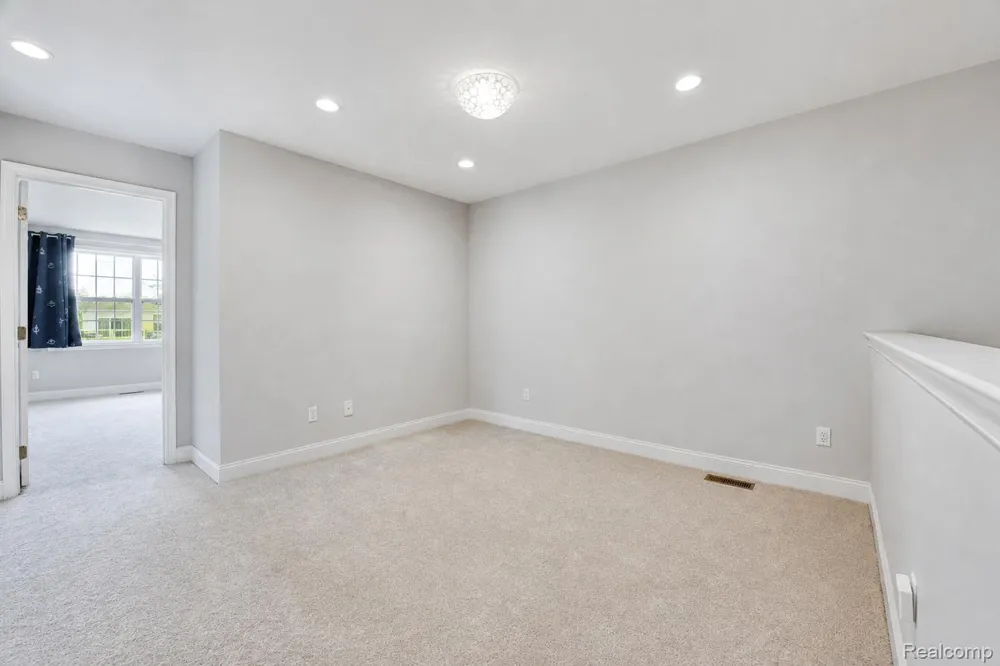 42829 Cardinal Way Novi City, MI 48375