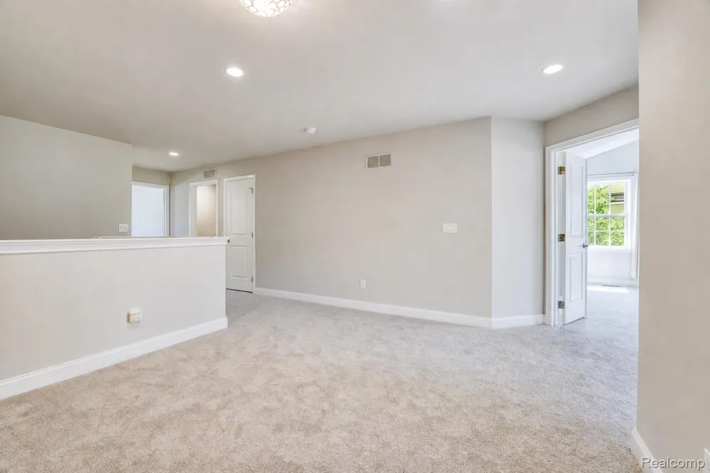 42829 Cardinal Way Novi City, MI 48375