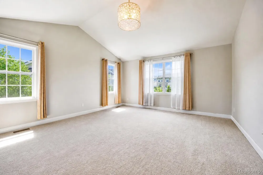 42829 Cardinal Way Novi City, MI 48375