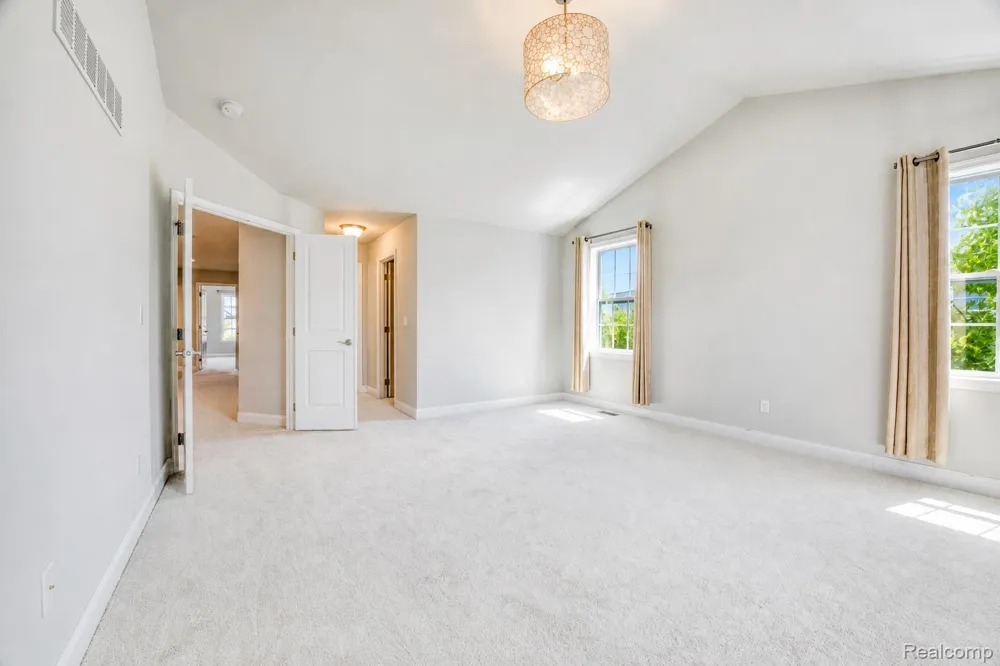 42829 Cardinal Way Novi City, MI 48375