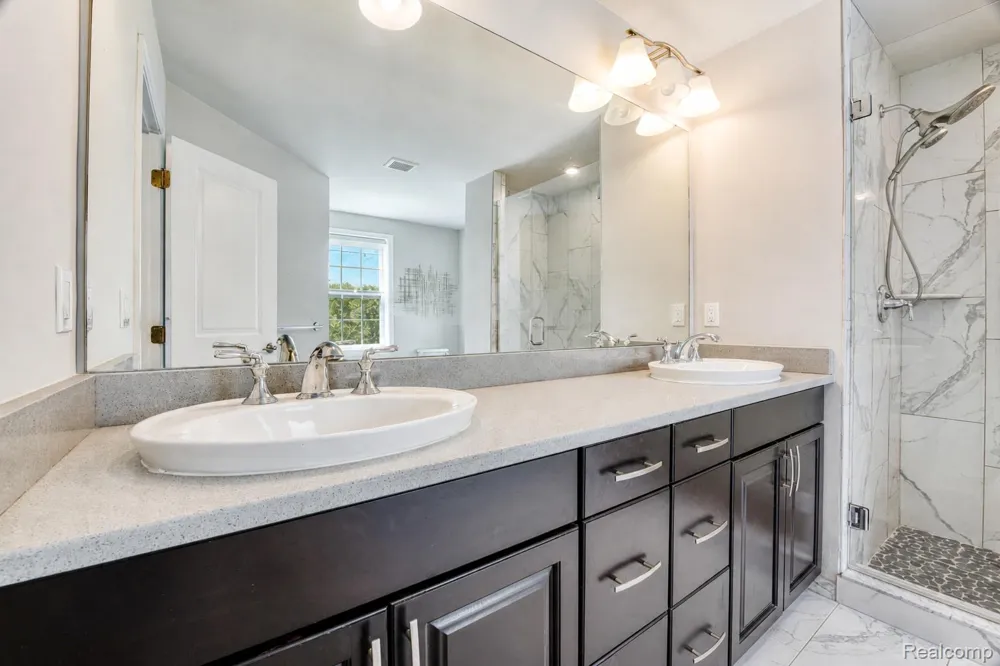 42829 Cardinal Way Novi City, MI 48375