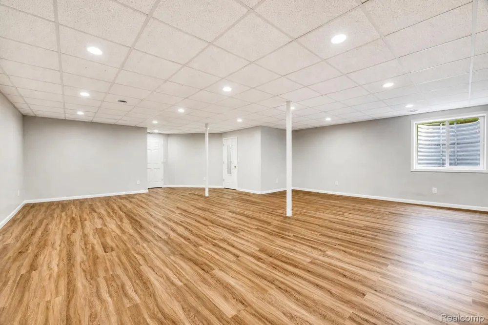 42829 Cardinal Way Novi City, MI 48375