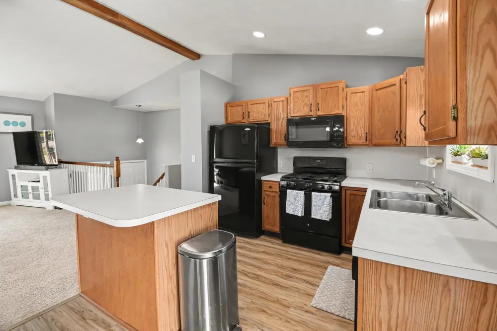 421 Macomb Avenue NW Walker City, MI 49534