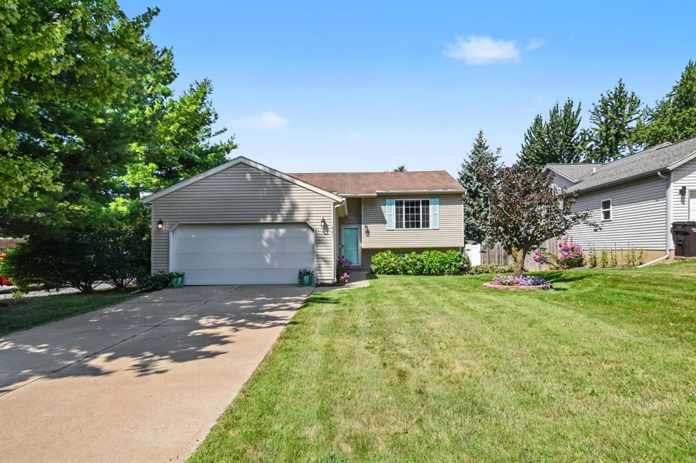 421 Macomb Avenue NW Walker City, MI 49534